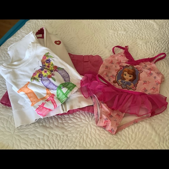 Fun bundle of size 5-6 girls clothes - Picture 1 of 12